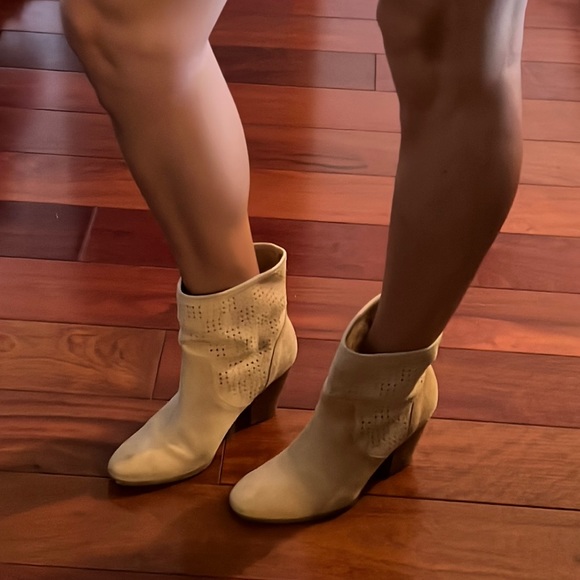 Enzo Angiolini Nude Booties - Picture 2 of 6